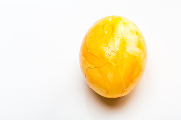 Zerbrochenes gelbes osterei