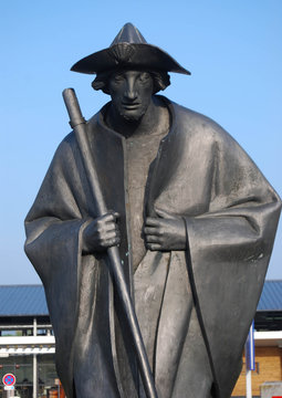 Statue de pèlerin.
