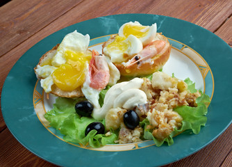 Eggs Neptune