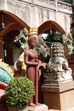 Buddhastatue in Tempel in Thailand