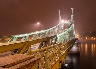 Obraz premium Liberty Bridge - Budapest, Hungary