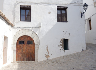 Urlaub typische Altstadt Balearen Mittelmeer