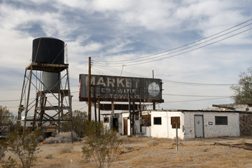 Old pump station on Route 66 © forcdan
