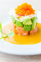 Tartar salmon salad