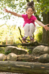 Mädchen auf dem Spielplatz