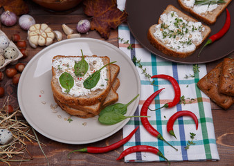 Sandwich with soft cheese