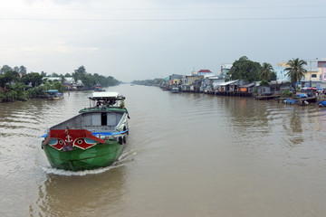 Fototapeta na wymiar Kanal im Mekongdelta