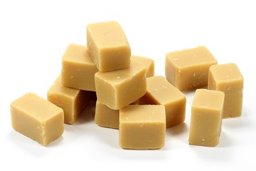 Fudge isoliert auf weißem Hintergrund