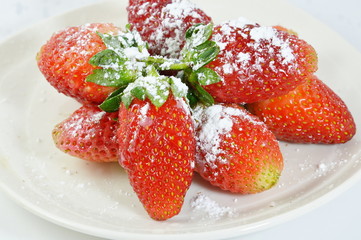strawberry icing sugar