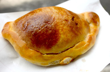 Sambusak, Samosa, samsa, samuza, chamuca