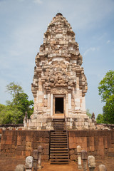 Fototapeta na wymiar Prasart Sadokkokthom, Ancient castle in Thailand