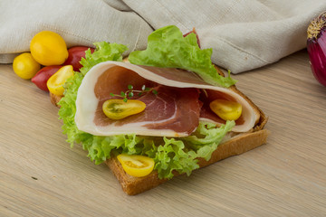 Sandwich with hamon