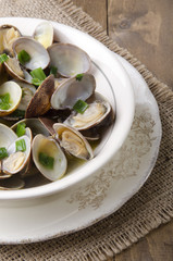 steamed clams in a bowl