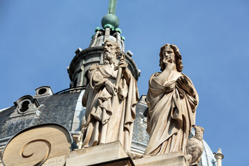 Fototapeta premium Fragment of facade of the Chapelle de la Sorbonne in Paris