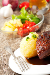 Schweinebraten mit Kloß