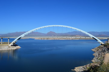 Obraz premium Bridge over Lake