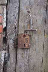 stara klódka drzwi
