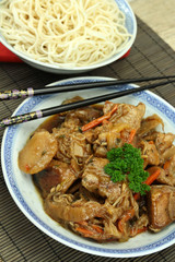 sauté de porc et nouilles chinoises