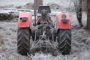 Ciągnik tył szron © fotovapl