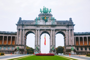 Fototapeta na wymiar Triumphal Arch in Brussels