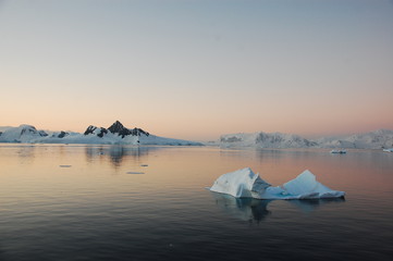 南極の夕暮れ