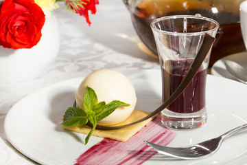 cream dessert