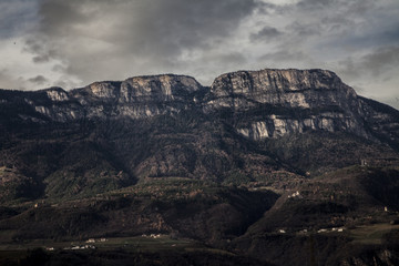 montagne con strada del brennero tirolo trento