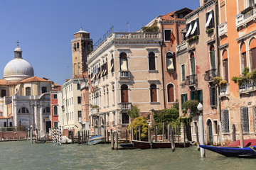 Fototapeta na wymiar Venedig - Canale Grande mit Blick auf den Dom