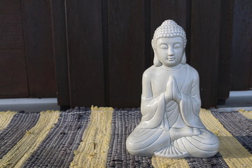 Buddha sitzend
