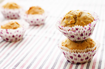 wholegrain muffins with apples