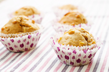 wholegrain muffins with apples