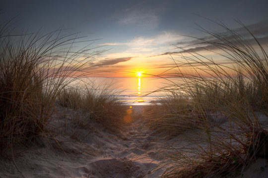 Coucher de soleil sur l'oc&eacute;an atlantique