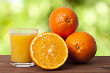 oranges and orange juice freshly squeezed