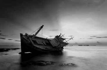 Fototapeten Grau The wrecked ship in black and white  © narathip12