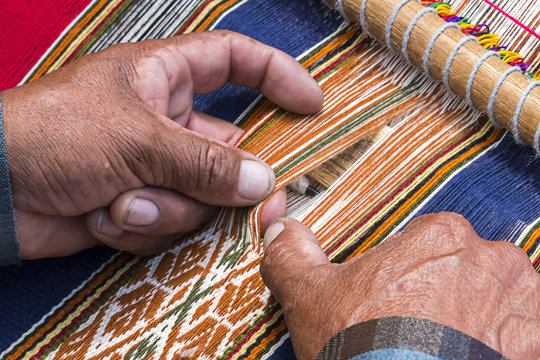 Weaver Peru weaving