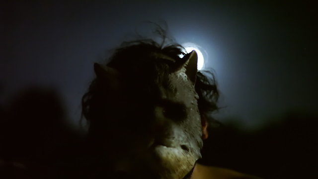 Killer catface knife night moon scary