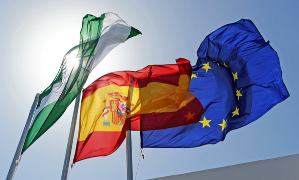 Flags flying. Banderas de Andaluc&iacute;a, Espa&ntilde;a y Europa al viento