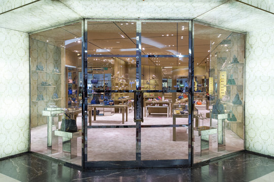 handbag retail fashion store and showcase.