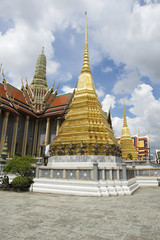 Fototapeta premium Golden Chedi Pagoda at Grand Palace Bangkok Thailand