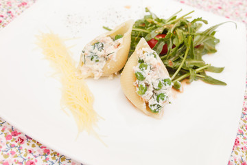 stuffed conchiglioni with chicken