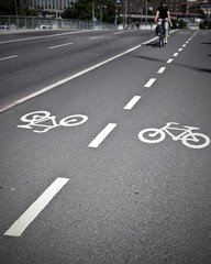 Bicycle path - 75383799