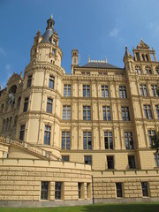 Fototapeta na wymiar Märchenschloss von Schwerin – Mecklenburg Vorpommern