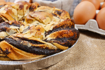 Cake filled with poppy seed