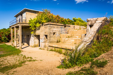 Abandoned building at Fort Williams Park, in Cape Elizabeth, Mai