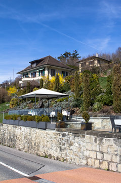 Luxury villa in Dezaley