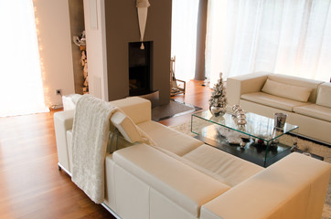 Helles Wohnzimmer