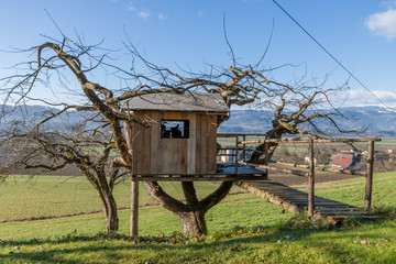 Baumhaus - Baumh&uuml;tte am Bauernhof mit sch&ouml;ner Landschaft