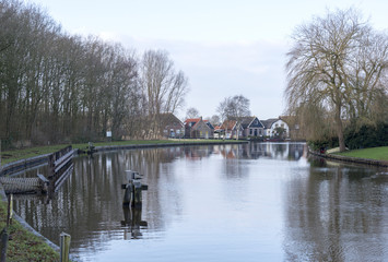 Fototapeta na wymiar village near the water in holland