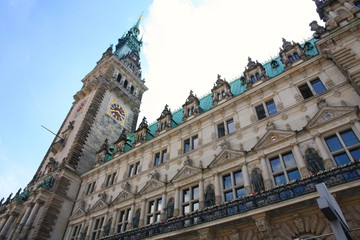 Fototapeta na wymiar Rathaus, famous town hall in Hamburg, Germany