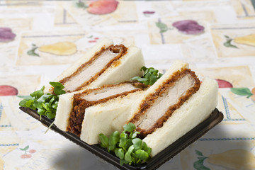 カツ・サンドウイッチ